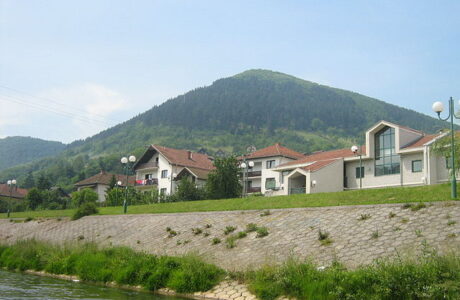Mhare, Public domain, via Wikimedia Commons